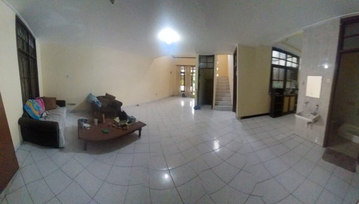 Rumah disewakan di Beverly Lippo Cikarang